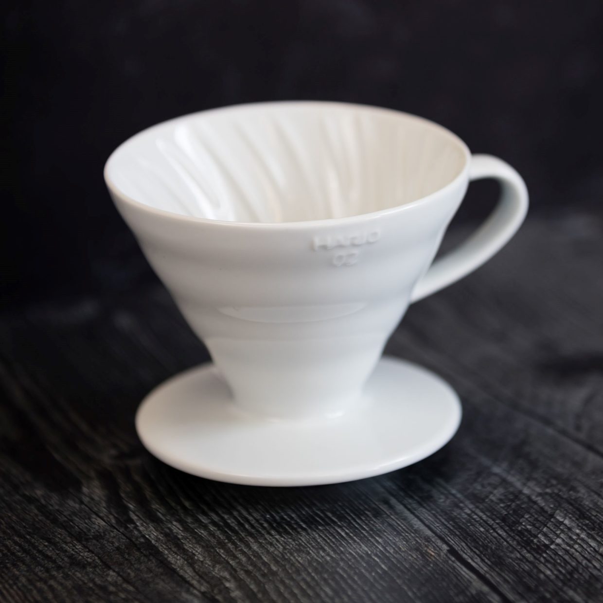 Hario V60 Ceramic Dripper K an Coffee